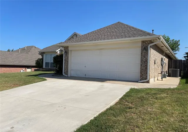 3rd image of 11516 Village Ave, Oklahoma City, OK 73130 | MLS# 1240275