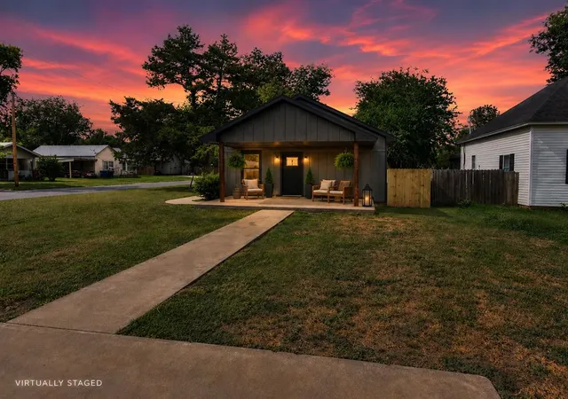 1st image of 1828 W Idaho Ave, Chickasha, OK 73018 | MLS# 1240281