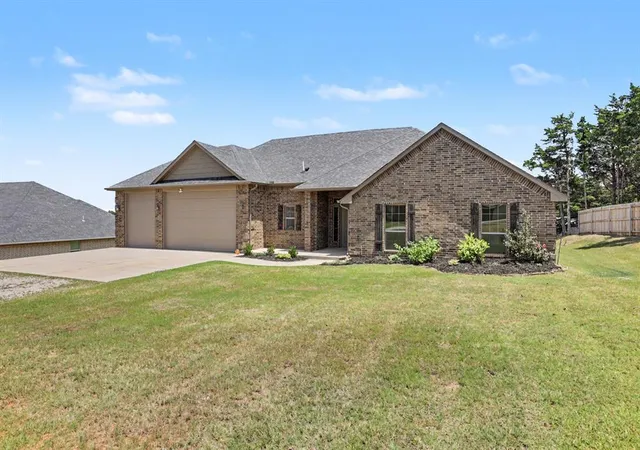 Photo 1 of Single family home for sale at 350 Maple Dr, Guthrie, OK 73044 | MLS# 1240303 | Listing updated on 2026-10-13