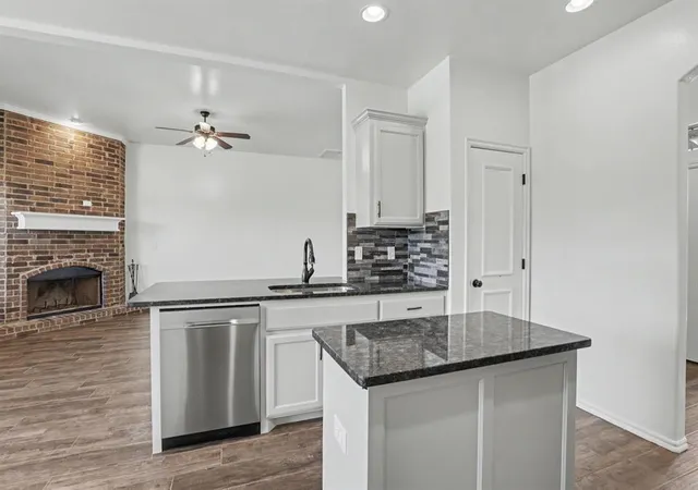 4th image of 350 Maple Dr, Guthrie, OK 73044 | MLS# 1240303