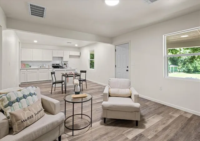 Photo 3 of Single family home for sale at 917 W Colorado Ave, Chickasha, OK 73018 | MLS# 1240317 | Listing updated on 2026-08-21