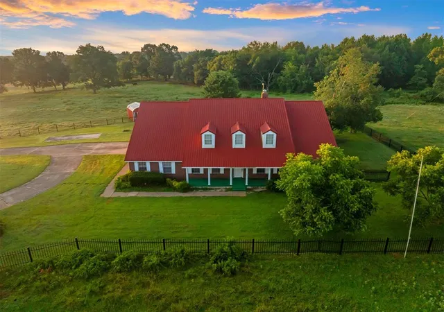 Photo 5 of Single family home for sale at 830 N Denison Rd, Idabel, OK 74745 | MLS# 1240326 | Listing updated on 2026-08-13