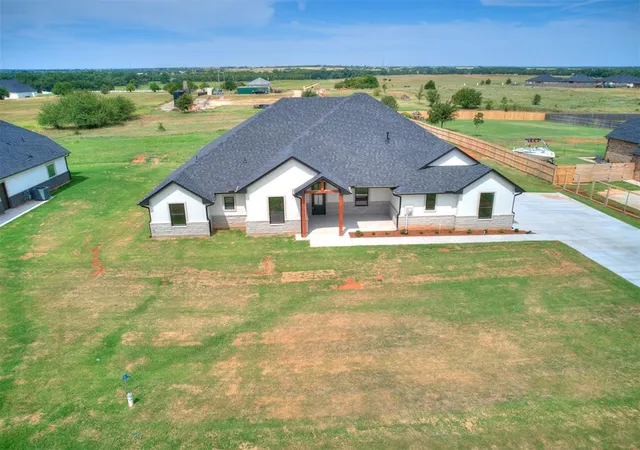 2nd image of 4740 Ranchero Dr, Edmond, OK 73025 | MLS# 1240330