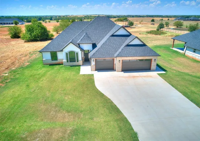 Photo 1 of Single family home for sale at 4720 Ranchero Dr, Edmond, OK 73025 | MLS# 1240334 | Listing updated on 2026-10-05