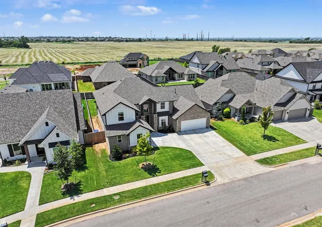 3rd image of 4220 Windstone Dr, Norman, OK 73072 | MLS# 1240337