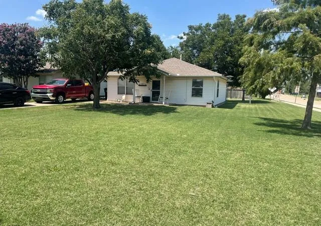 2nd image of 227 Se 3rd St, Moore, OK 73160 | MLS# 1240339