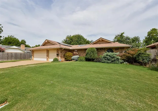 Photo 3 of Sale Pending at 613 SW 63rd Terrace, Oklahoma City, OK 73139 | MLS# 1240341 | Listing updated on 2026-08-19