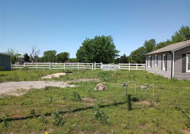 2nd image of 2651 N Harrah Rd, Harrah, OK 73045 | MLS# 1240347