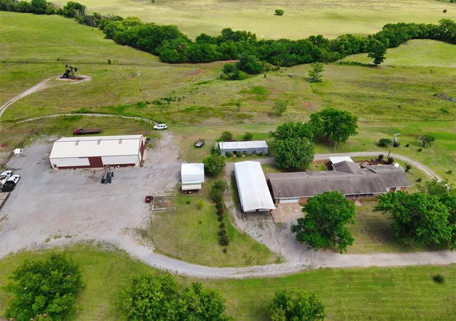2nd image of 13520 St Hwy 74, Maysville, OK 73057 | MLS# 1240353