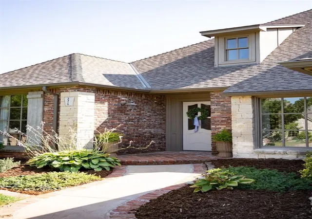 Photo 2 of Single family home for sale at 3316 Shadow Valley Dr, Edmond, OK 73034 | MLS# 1240355 | Listing updated on 2026-08-11