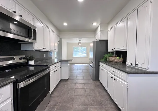 4th image of 5 Redbud Ln, Shawnee, OK 74801 | MLS# 1240357