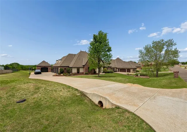 3rd image of 3605 Churchill Rd, Moore, OK 73165 | MLS# 1240359