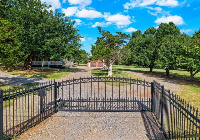 2nd image of 9906 S Morgan Rd, Mustang, OK 73064 | MLS# 1240365