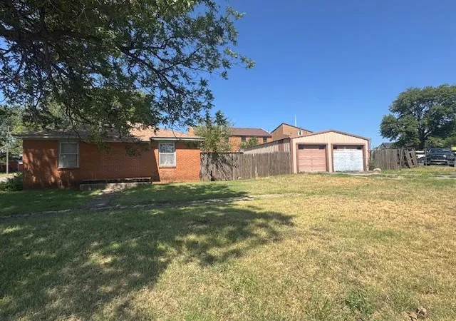 2nd image of 111 E Locust Ave, Sayre, OK 73662 | MLS# 1240369