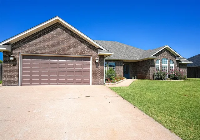 Photo 3 of Sale Pending at 2819 Deer Run, Altus, OK 73521 | MLS# 1240396 | Listing updated on 2026-08-19