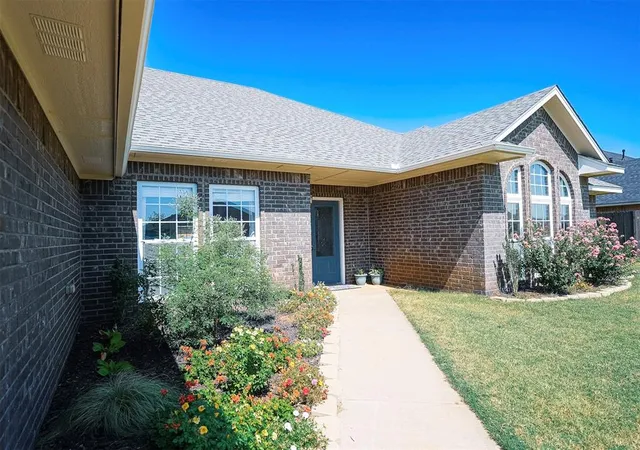 Photo 4 of Sale Pending at 2819 Deer Run, Altus, OK 73521 | MLS# 1240396 | Listing updated on 2026-08-19
