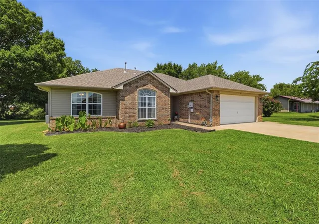 2nd image of 208 S 9th Ave, Stroud, OK 74079 | MLS# 1240407