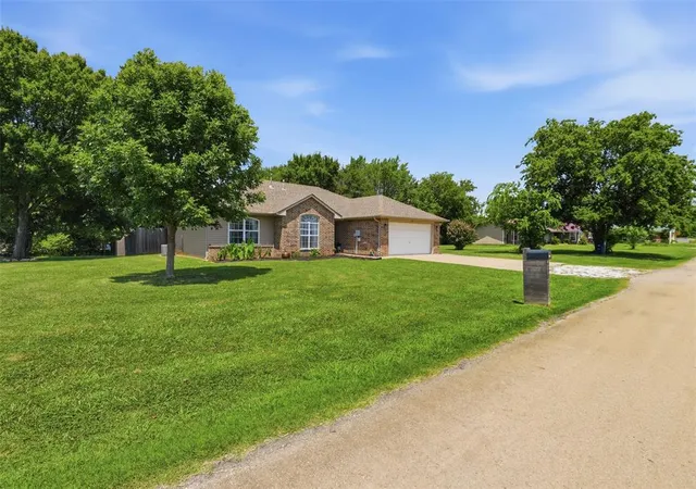 3rd image of 208 S 9Th Ave, Stroud, OK 74079 | MLS# 1240407