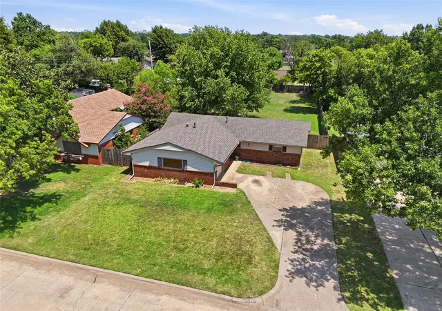 Photo 3 of Sale Pending at 4312 N Sterling Ave, Warr Acres, OK 73122 | MLS# 1240418 | Listing updated on 2026-08-16