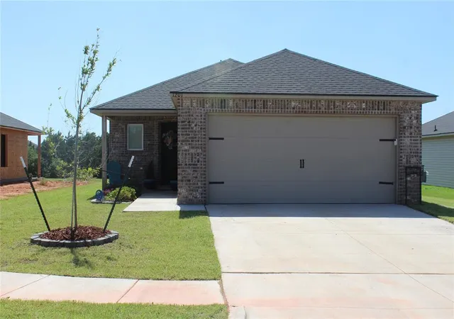 1st image of 1201 N Stallion Dr, Guthrie, OK 73044 | MLS# 1240436