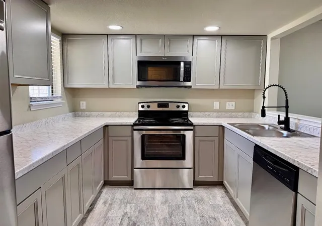 Photo 4 of Townhouse for sale at 417 NE 115th Street, Oklahoma City, OK 73114 | MLS# 1240448 | Listing updated on 2026-09-03