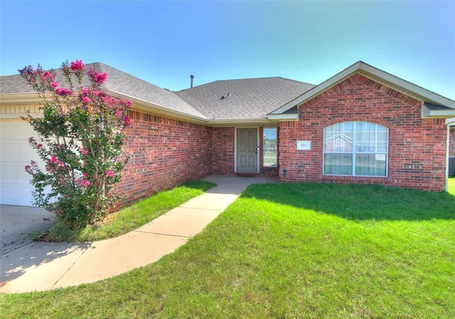 Photo 1 of Sale Pending at 404 S Castle Ridge Ln, Mustang, OK 73064 | MLS# 1240450 | Listing updated on 2026-07-27