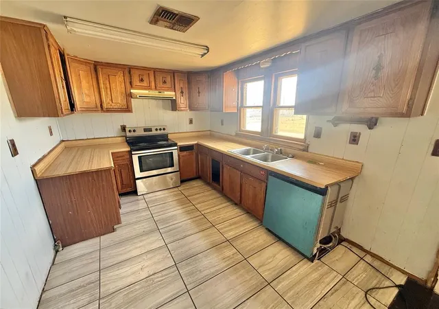 5th image of 300 S 4th Street, Sentinel, OK 73664 | MLS# 1240453