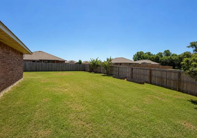 Photo 4 of Single family home for sale at 1120 Chestnut Crk Dr, Yukon, OK 73099 | MLS# 1240462 | Listing updated on 2026-08-05