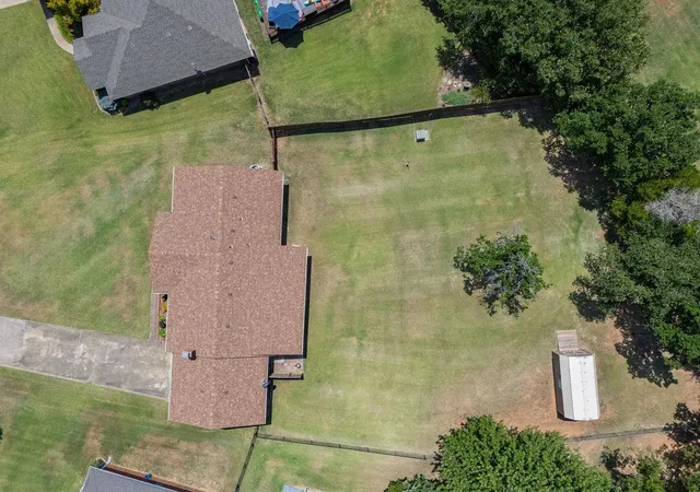 image of 1109 W Washington Cir, Tecumseh, OK 74873 | MLS# 1240463