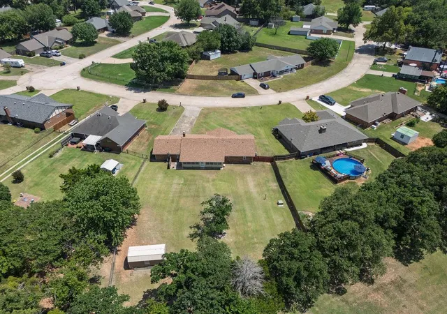 image of 1109 W Washington Cir, Tecumseh, OK 74873 | MLS# 1240463