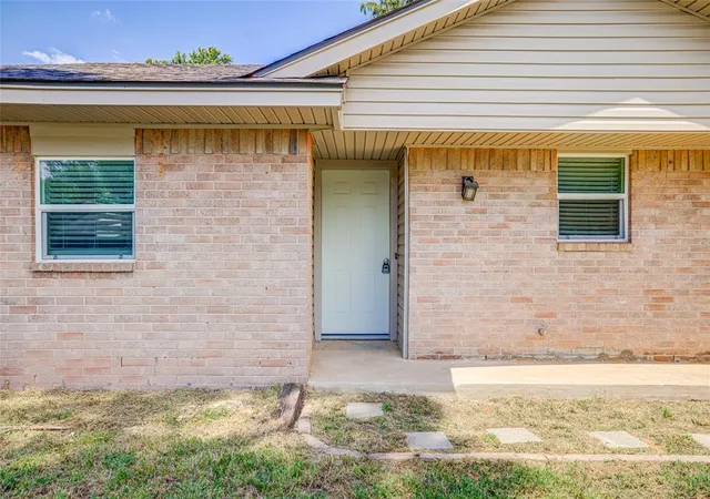 4th image of 1517 Willowcliff Ct, Norman, OK 73071 | MLS# 1240468