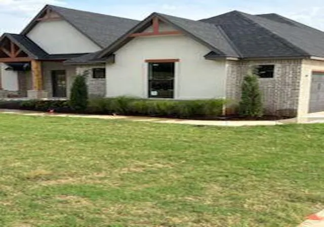 Photo 3 of Single family home for sale at 11824 Setenta Grv Cir, Oklahoma City, OK 73150 | MLS# 1240471 | Listing updated on 2026-08-28