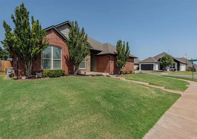 Photo 3 of Single family home for sale at 15933 Positano Dr, Edmond, OK 73013 | MLS# 1240482 | Listing updated on 2026-07-26