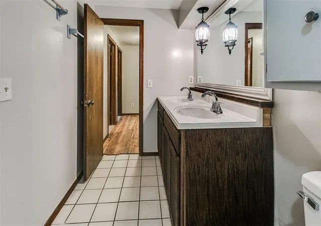 Listing Photo 2 - Condo for sale in building located at 3409 Cameron Ct, Oklahoma City, OK 73112 - Unit #