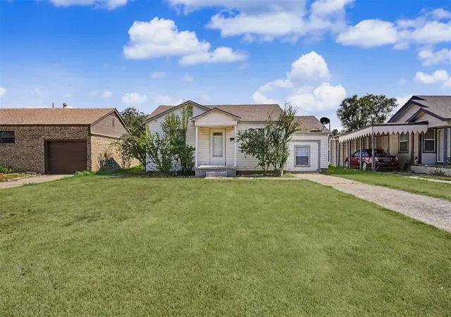 Photo 1 of Single family home for sale at 1016 E Liveoak St, Altus, OK 73521 | MLS# 1240492 | Listing updated on 2026-08-26