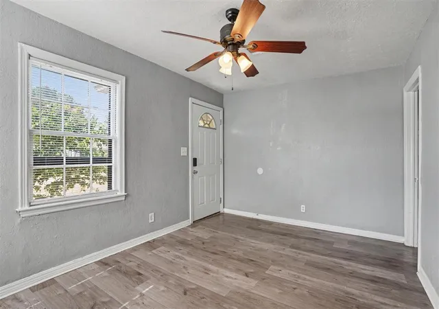 Photo 3 of Single family home for sale at 1016 E Liveoak St, Altus, OK 73521 | MLS# 1240492 | Listing updated on 2026-08-26