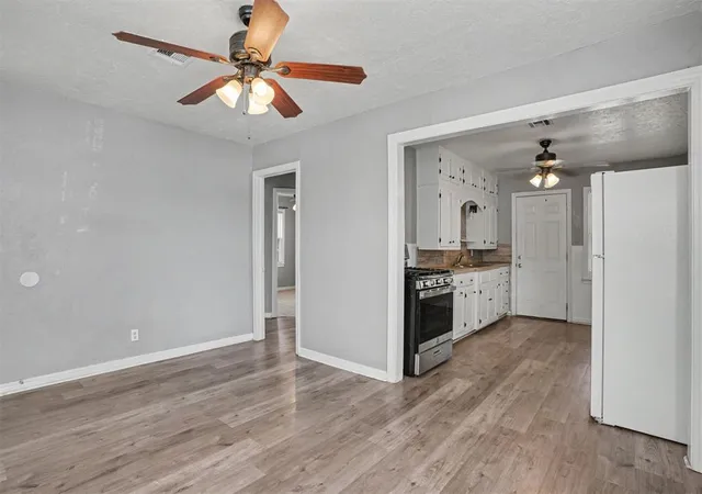 Photo 4 of Single family home for sale at 1016 E Liveoak St, Altus, OK 73521 | MLS# 1240492 | Listing updated on 2026-08-26