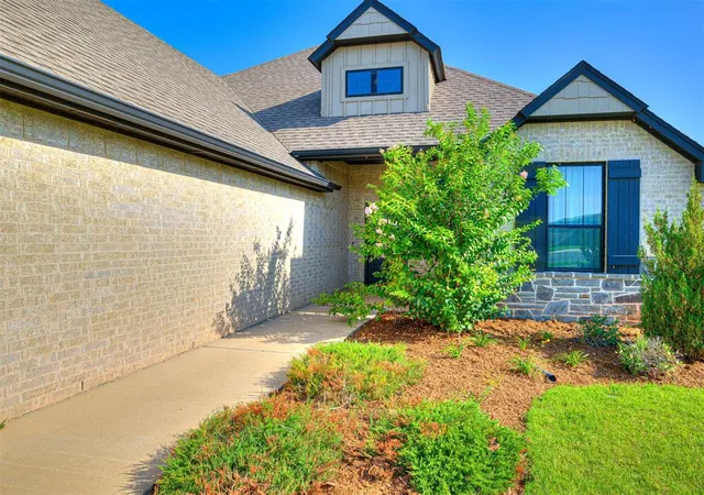 Photo 3 of Single family home for sale at 4305 Nw 156th Place, Edmond, OK 73013 | MLS# 1240498 | Listing updated on 2026-10-06