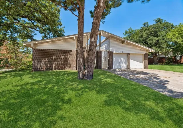 Photo 2 of Sale Pending at 1701 Rolling Ridge, Bethany, OK 73008 | MLS# 1240508 | Listing updated on 2026-09-15