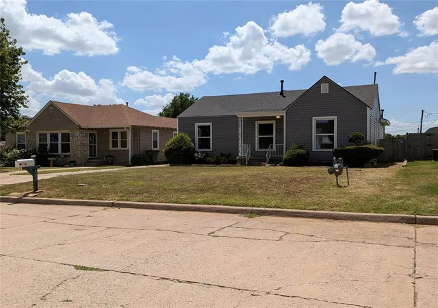 1st image of 422 S 9th St, Yukon, OK 73099 | MLS# 1240514