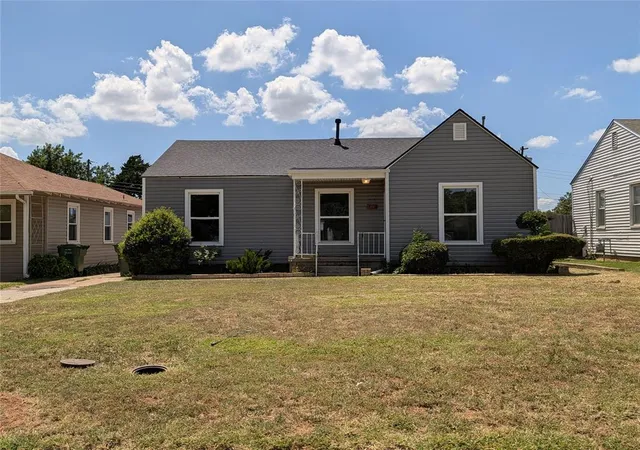 3rd image of 422 S 9Th St, Yukon, OK 73099 | MLS# 1240514