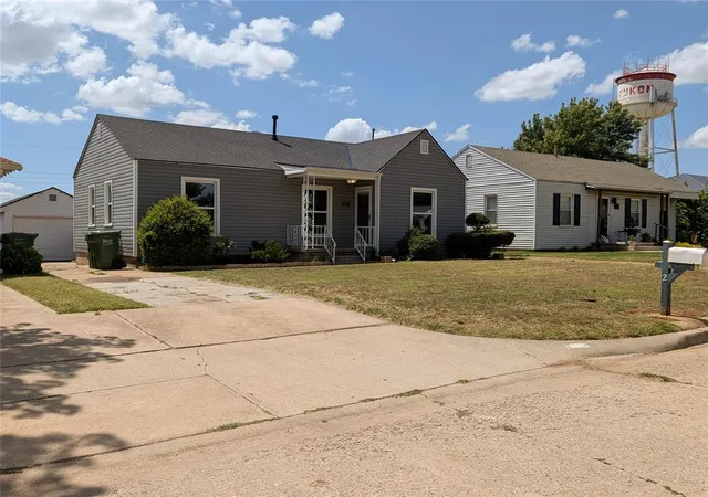 4th image of 422 S 9Th St, Yukon, OK 73099 | MLS# 1240514