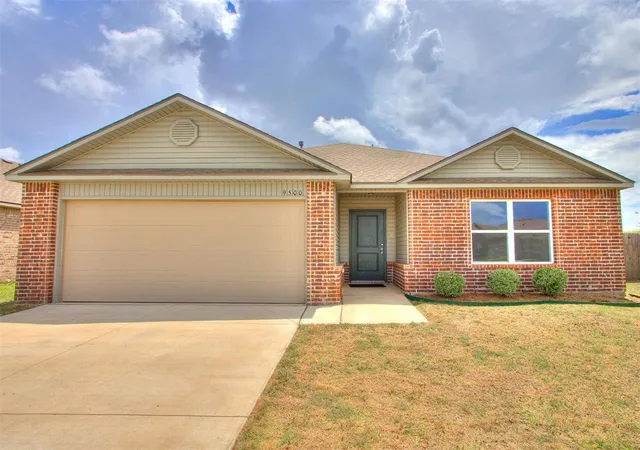 1st image of 9500 Saddle Dr, Yukon, OK 73099 | MLS# 1240515