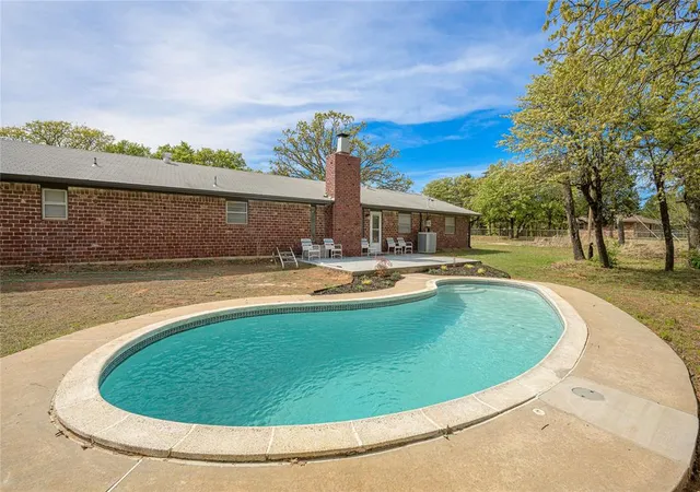 2nd image of 1172 Woodcrest Dr, Harrah, OK 73045 | MLS# 1240520