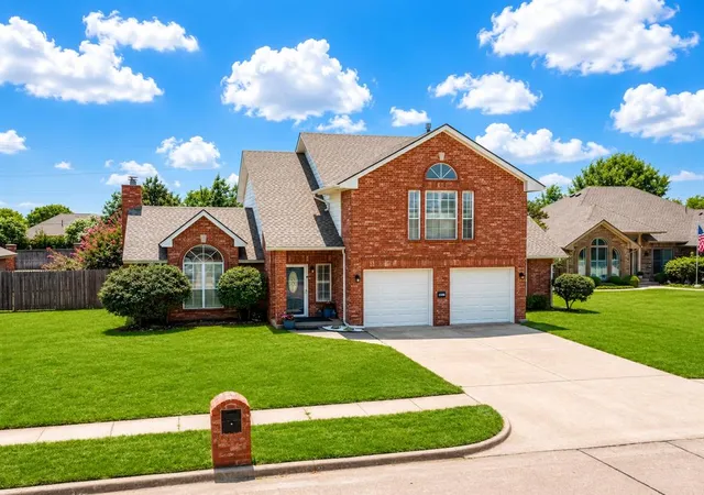 2nd image of 4108 Wood Castle St, Norman, OK 73072 | MLS# 1240531