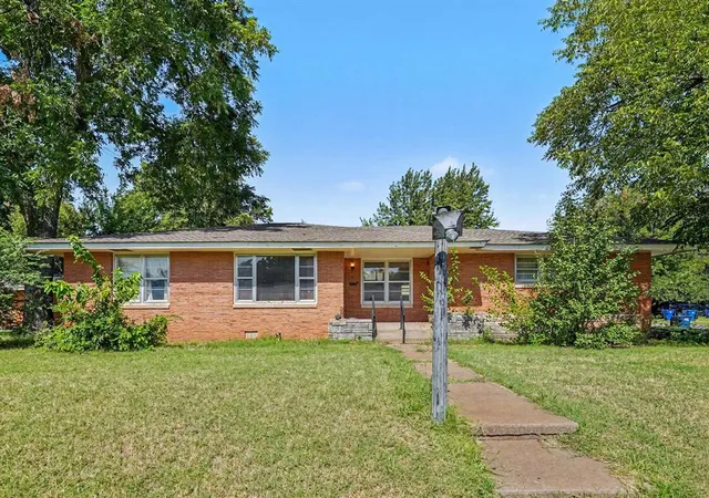 2nd image of 502 W Alabama Ave, Anadarko, OK 73005 | MLS# 1240537