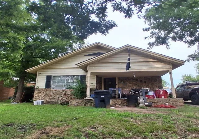 1st image of 529 N Aydelotte Ave, Shawnee, OK 74801 | MLS# 1240539