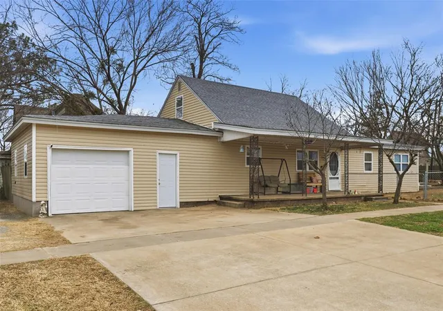 1st image of 523 N 2nd Ave, Stroud, OK 74079 | MLS# 1240540