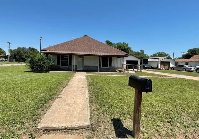 Photo 1 of Single family home for sale at 502 N Ave B, Beaver, OK 73932 | MLS# 1240542 | Listing updated on 2026-10-21