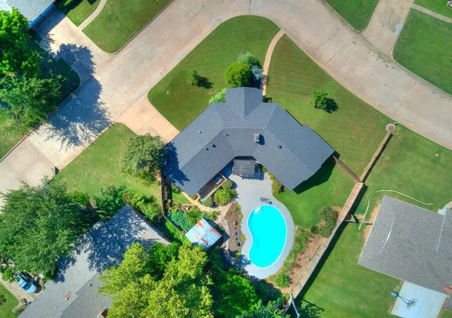 29th image of 2601 Chateau Dr, Norman, OK 73069 | MLS# 1240552
